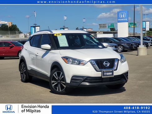 Used 2020 Nissan Kicks SV FWD image 1