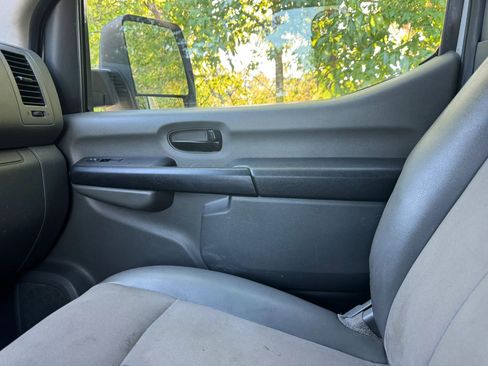 Used 2020 Nissan NV 2500 SV RWD image 5