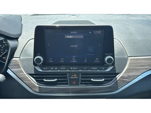 Used 2025 Nissan Altima 2.5 SV FWD image 21