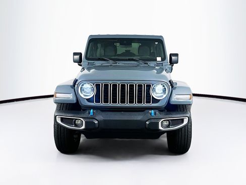 Used 2024 Jeep Wrangler Unlimited Sahara AWD/4WD image 2
