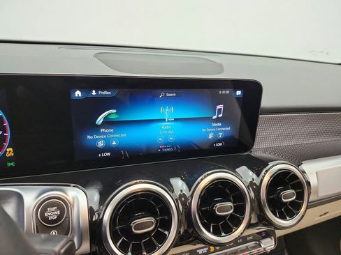 Used 2022 Mercedes-Benz GLB 250 image 13