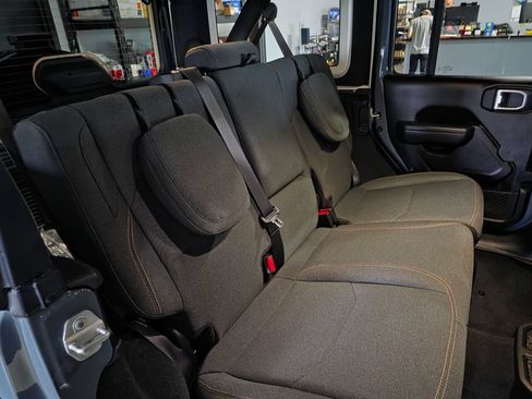 Used 2024 Jeep Wrangler Unlimited AWD/4WD image 21