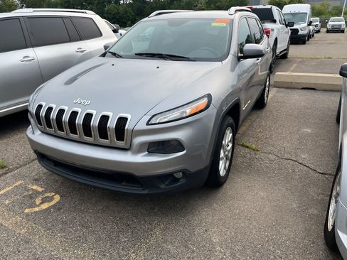 Used 2015 Jeep Cherokee Latitude FWD image 1