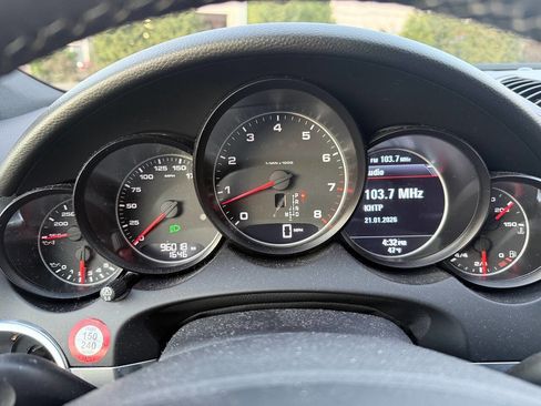 Used 2011 Porsche Cayenne image 19