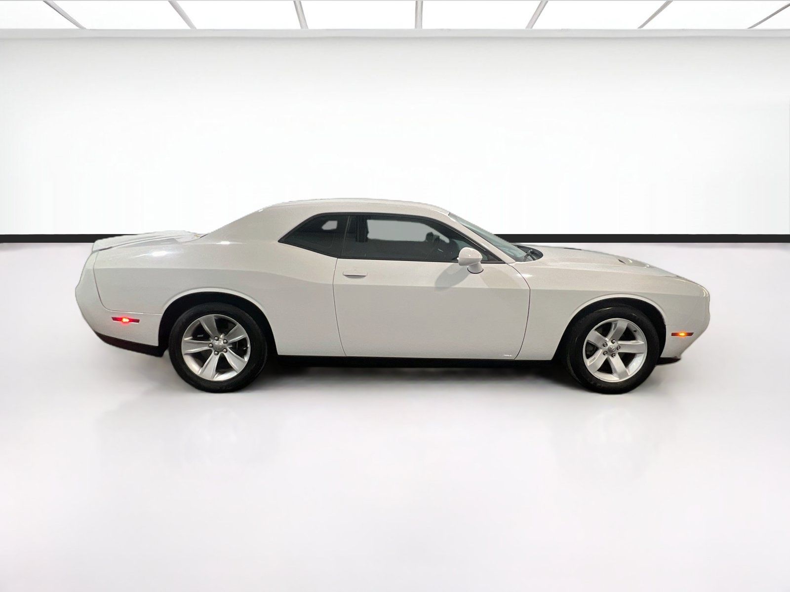 Used 2020 Dodge Challenger SXT RWD image 21