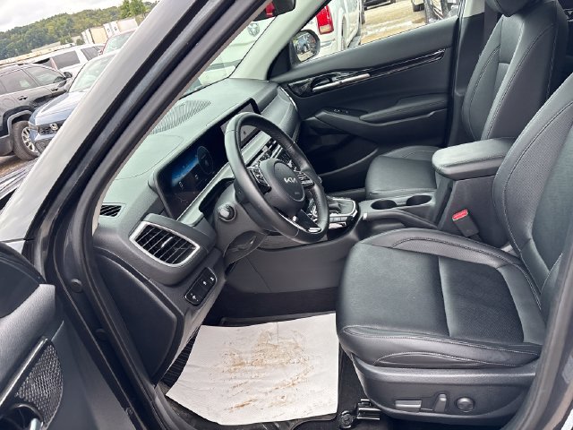 Used 2024 Kia Seltos EX FWD image 8