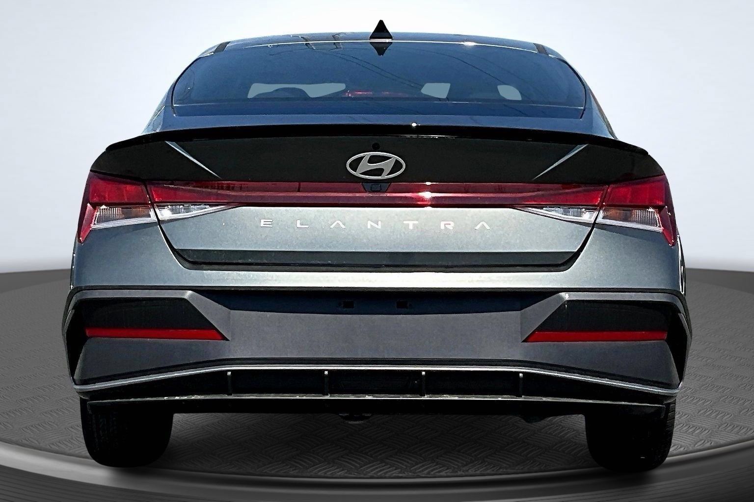Used 2026 Hyundai Elantra Sport FWD image 3