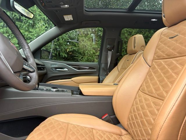 Certified 2024 Cadillac Escalade ESV Sport w/ LPO, ONYX Package AWD/4WD image 29