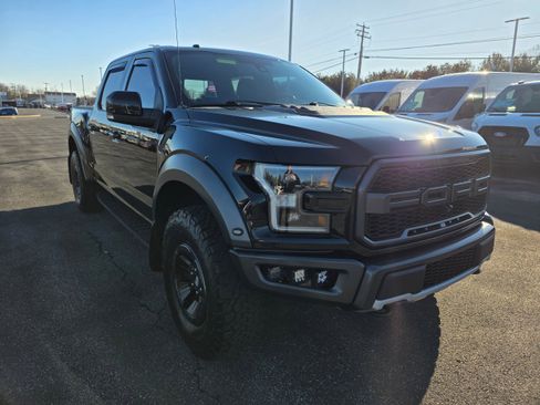 Certified 2018 Ford F150 Raptor w/ Equipment Group 802A Luxury image 7