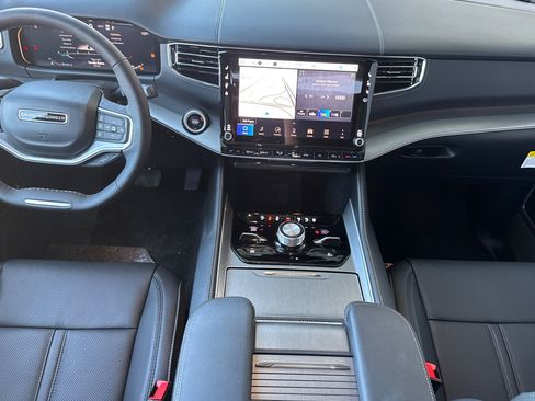 New 2026 Jeep Grand Wagoneer L Limited AWD/4WD image 12