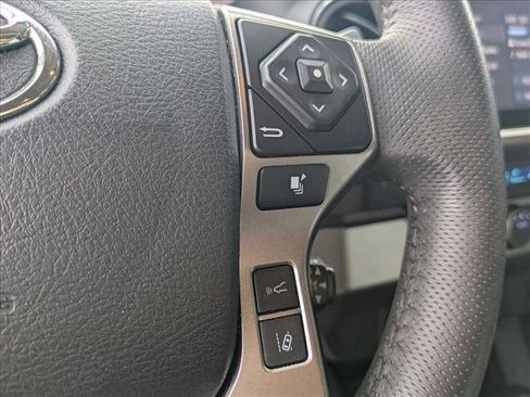 Used 2022 Toyota Tacoma SR5 RWD image 15