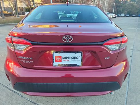 Certified 2022 Toyota Corolla LE image 4