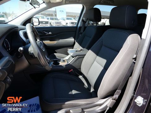 Used 2022 GMC Acadia SLE image 18