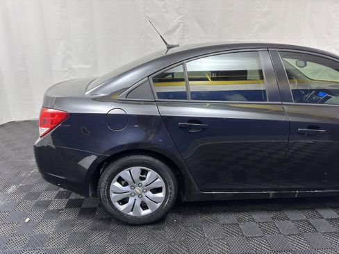Used 2013 Chevrolet Cruze LS image 11