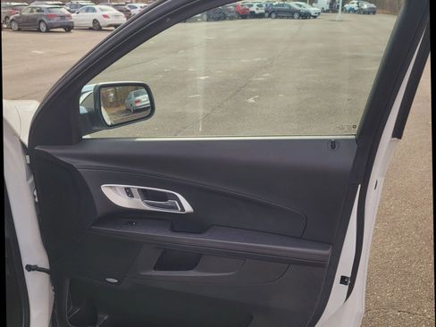 Used 2017 Chevrolet Equinox Premier w/ Enhanced Convenience Package image 31