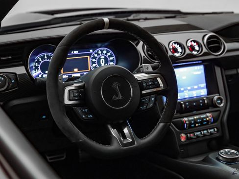 Used 2020 Ford Mustang Shelby GT500 w/ Carbon Fiber Track Pack image 38