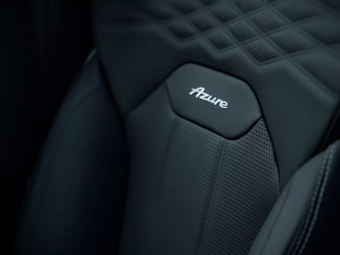 Used 2024 Bentley Bentayga Extended Wheelbase image 15