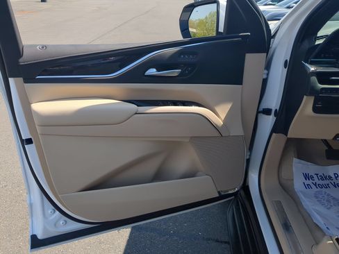 Certified 2023 Cadillac Escalade ESV Premium Luxury w/ LPO, Radiant Package AWD/4WD image 21