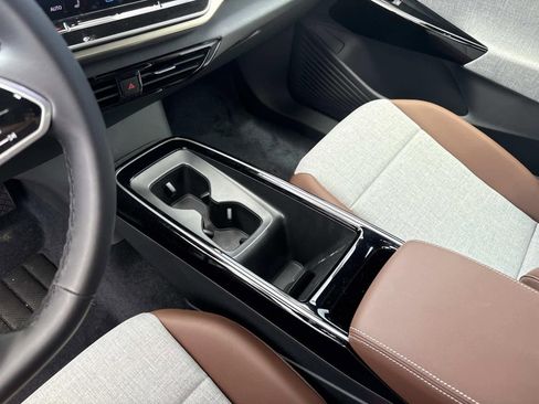 New 2026 Volkswagen ID.4 Pro RWD image 24