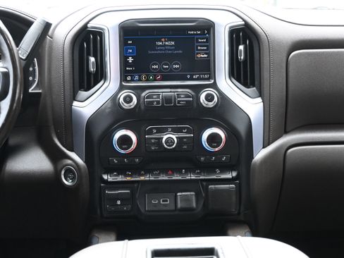 Used 2019 GMC Sierra 1500 SLT w/ SLT Premium Plus Package image 32