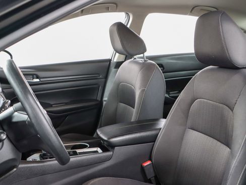 Used 2024 Nissan Altima 2.5 SV image 23