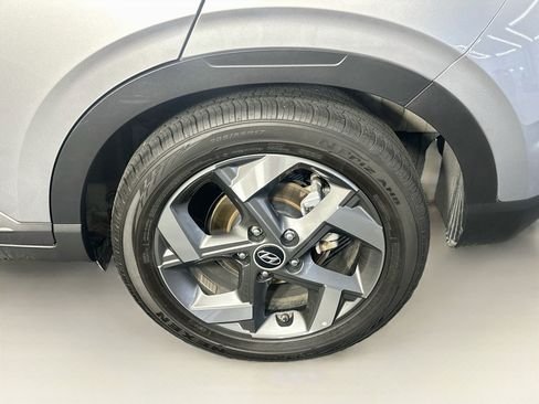 Used 2025 Hyundai Venue SEL FWD image 11
