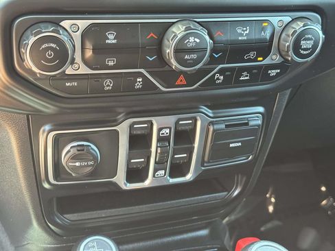 Used 2021 Jeep Wrangler Unlimited Sahara w/ LED Lighting Group AWD/4WD image 12