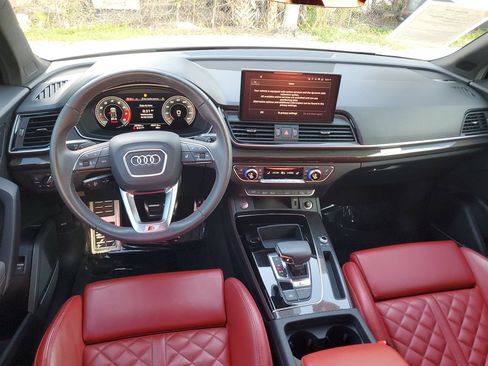 Certified 2024 Audi SQ5 Premium Plus AWD/4WD image 3