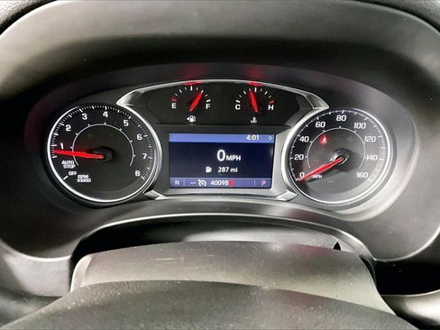 Used 2024 GMC Terrain SLT image 16