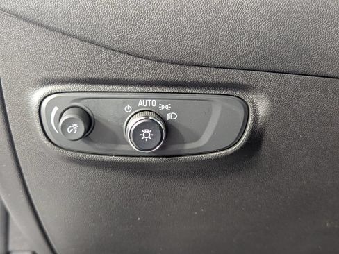 Used 2024 Chevrolet Equinox LT FWD image 12