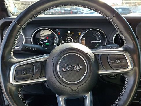 Used 2022 Jeep Wrangler Unlimited Sahara w/ Cold Weather Group image 21