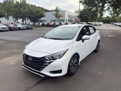 New 2025 Nissan Versa SV image 3
