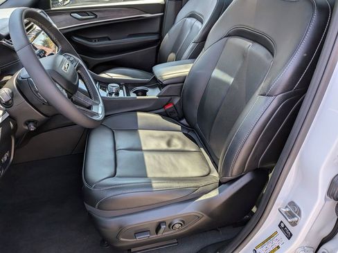 Used 2025 Jeep Grand Cherokee L Limited w/ Luxury Tech Group II image 24