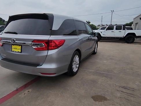 Used 2018 Honda Odyssey LX image 10