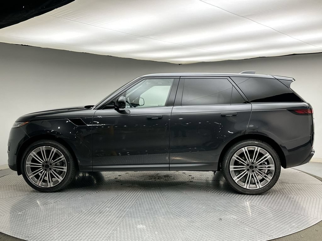 New 2027 Land Rover Range Rover Sport SE AWD/4WD image 2