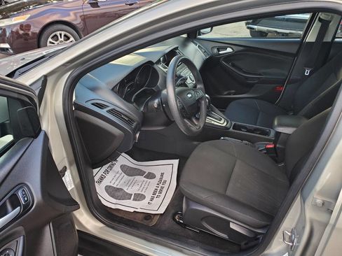 Used 2016 Ford Focus SE image 10