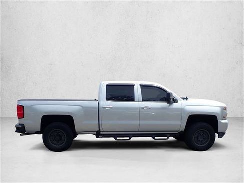 Used 2017 Chevrolet Silverado 1500 LT w/ All Star Edition AWD/4WD image 4