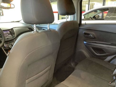 Used 2022 Chevrolet Trax LS w/ Tint and Cruise Package image 19