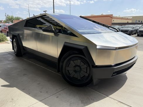 Used 2025 Tesla Cybertruck AWD Crew Cab image 6