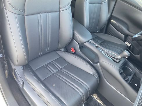 Certified 2026 Honda HR-V EX-L image 8