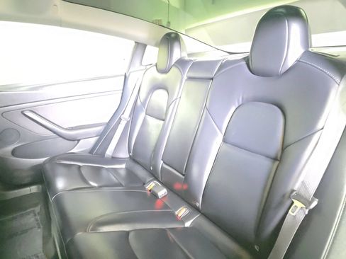 Used 2022 Tesla Model 3 RWD image 17