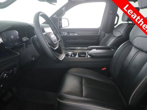 Used 2025 Jeep Grand Wagoneer Series II Obsidian w/ Quick Order Packagew 28T image 17