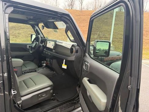 New 2026 Jeep Gladiator Mojave image 28
