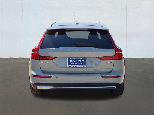 Certified 2025 Volvo V60 B5 Cross Country Ultra AWD/4WD image 6