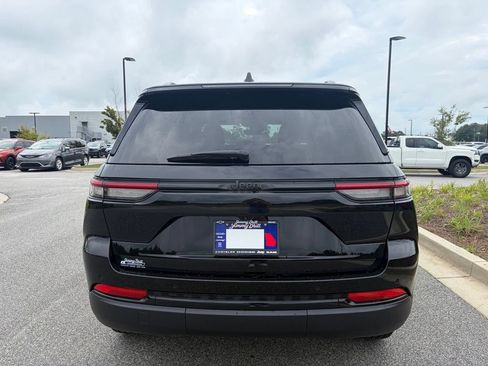 Used 2024 Hyundai Venue SE FWD image 5