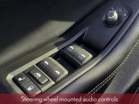 Used 2024 Jeep Grand Cherokee L Altitude AWD/4WD image 16
