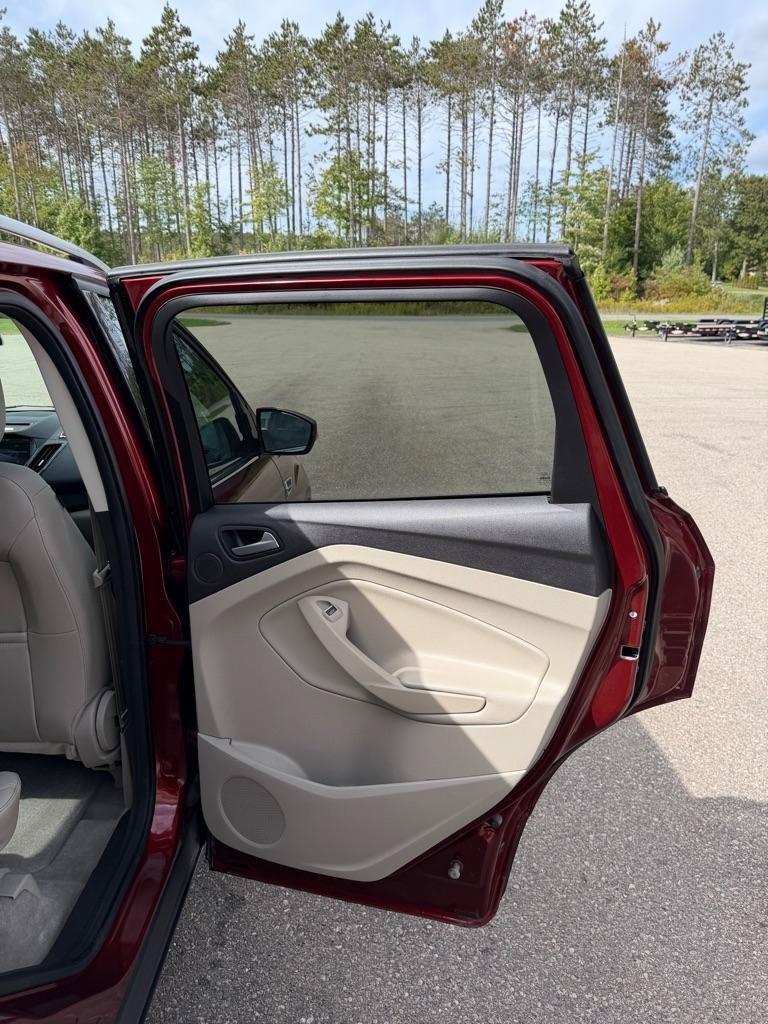 Used 2014 Ford Escape Titanium w/ Equipment Group 401A AWD/4WD image 19