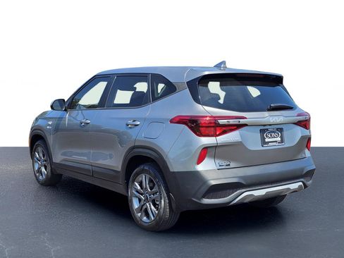 Used 2023 Kia Seltos LX AWD/4WD image 12