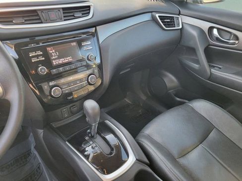 Used 2016 Nissan Rogue SV w/ SV Family Package FWD image 37