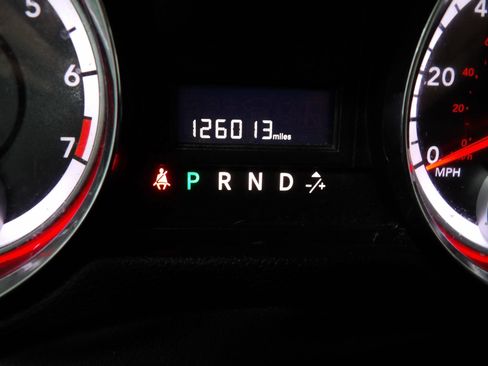 Used 2013 Dodge Grand Caravan SXT FWD image 21